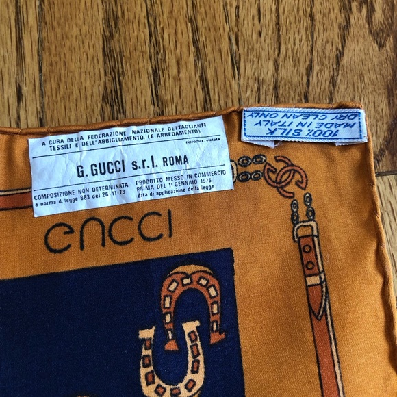 Gucci Rare Vintage Printed Silk Scarf - Picture 4 of 5